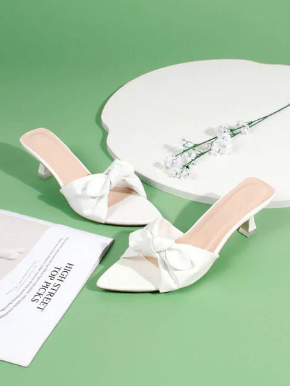 Pointed-Toe Bowknot Heel